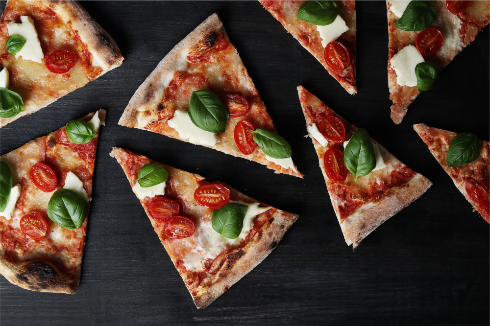 Restaurant placemats sliced pizza design - TenStickers