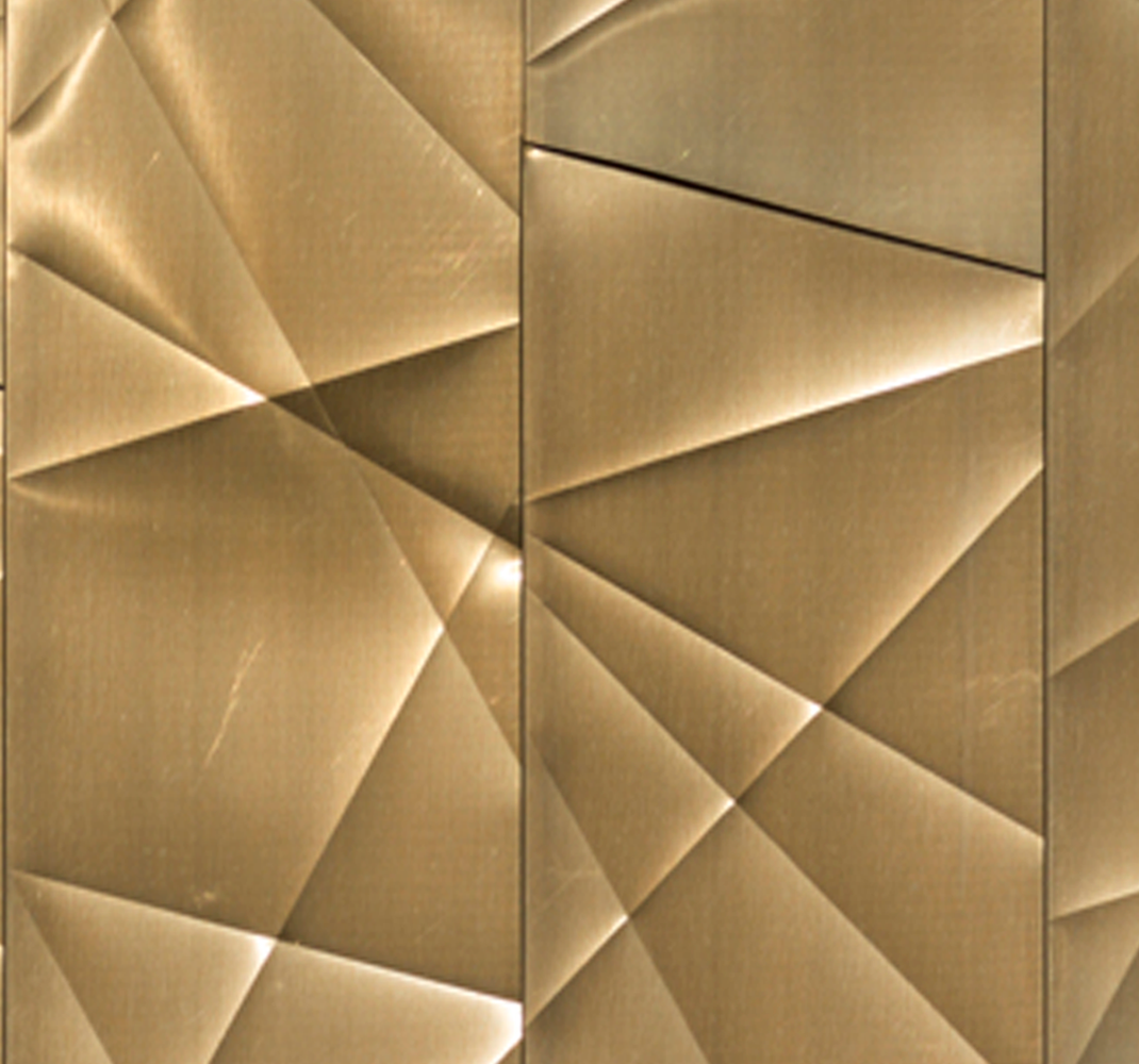 Office vinyl rug with 3d golden polygon design - TenStickers